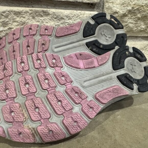 Under Armour Running shoe purple/black size 8 - Picture 5 of 6